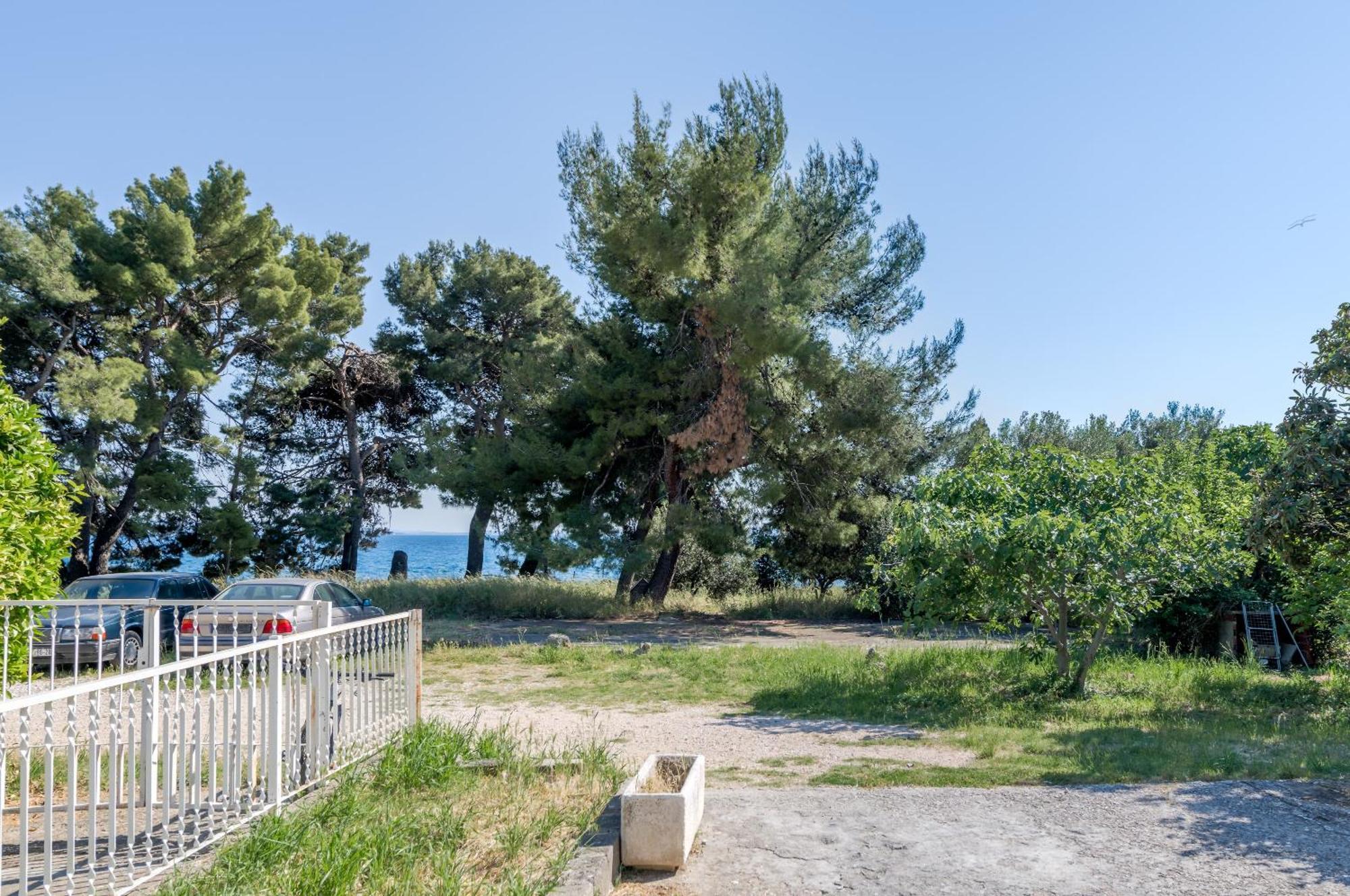 Beachfront Apartment Drazen, With Garden And Parking سبليت المظهر الخارجي الصورة