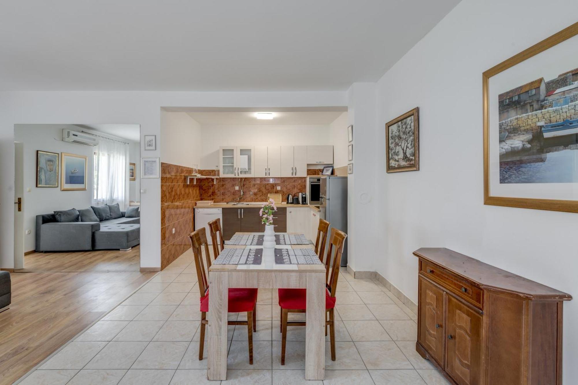 Beachfront Apartment Drazen, With Garden And Parking سبليت المظهر الخارجي الصورة